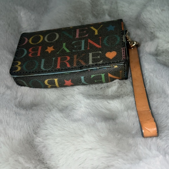 Dooney & Burke credit card holder wristletlet - Picture 2 of 5